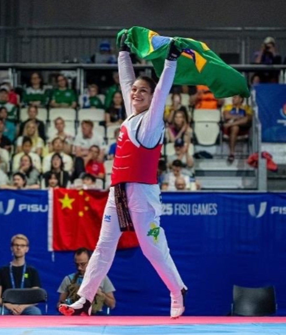 Maria Clara Pacheco é campeã mundial de taekwondo na China — Foto: Reprodução