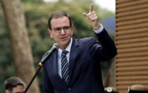 Post apagado de Eduardo Paes expõe disputa com Liesa sobre formato do Carnaval 2027