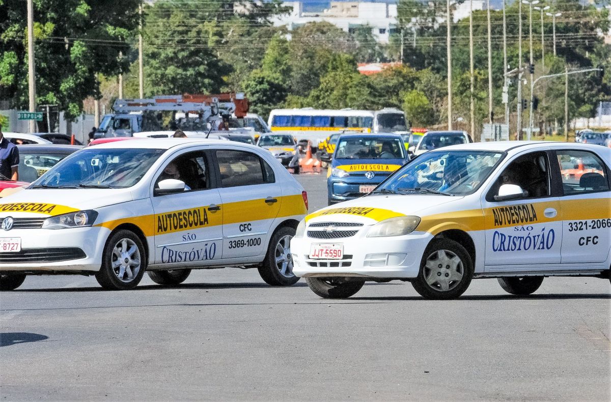 Custos para tirar CNH: como é e como deve ficar com as novas regras | CNN Brasil