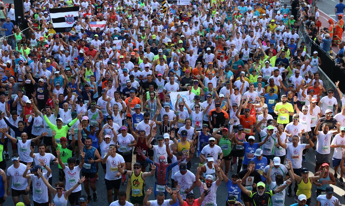 Largada da 95ª Corrida de São Silvestre na Paulista