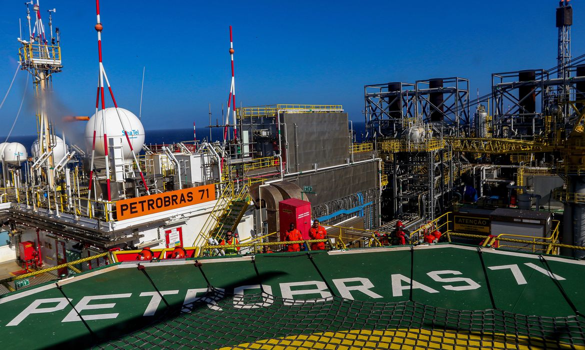 Rio de Janeiro (RJ), 28/09/2023 - Navio-plataforma P-71, instalado no campo de Itapu, no pré-sal da Bacia de Santos, a 200 km da costa do Rio de Janeiro. Foto:Tânia Rêgo/Agência Brasil