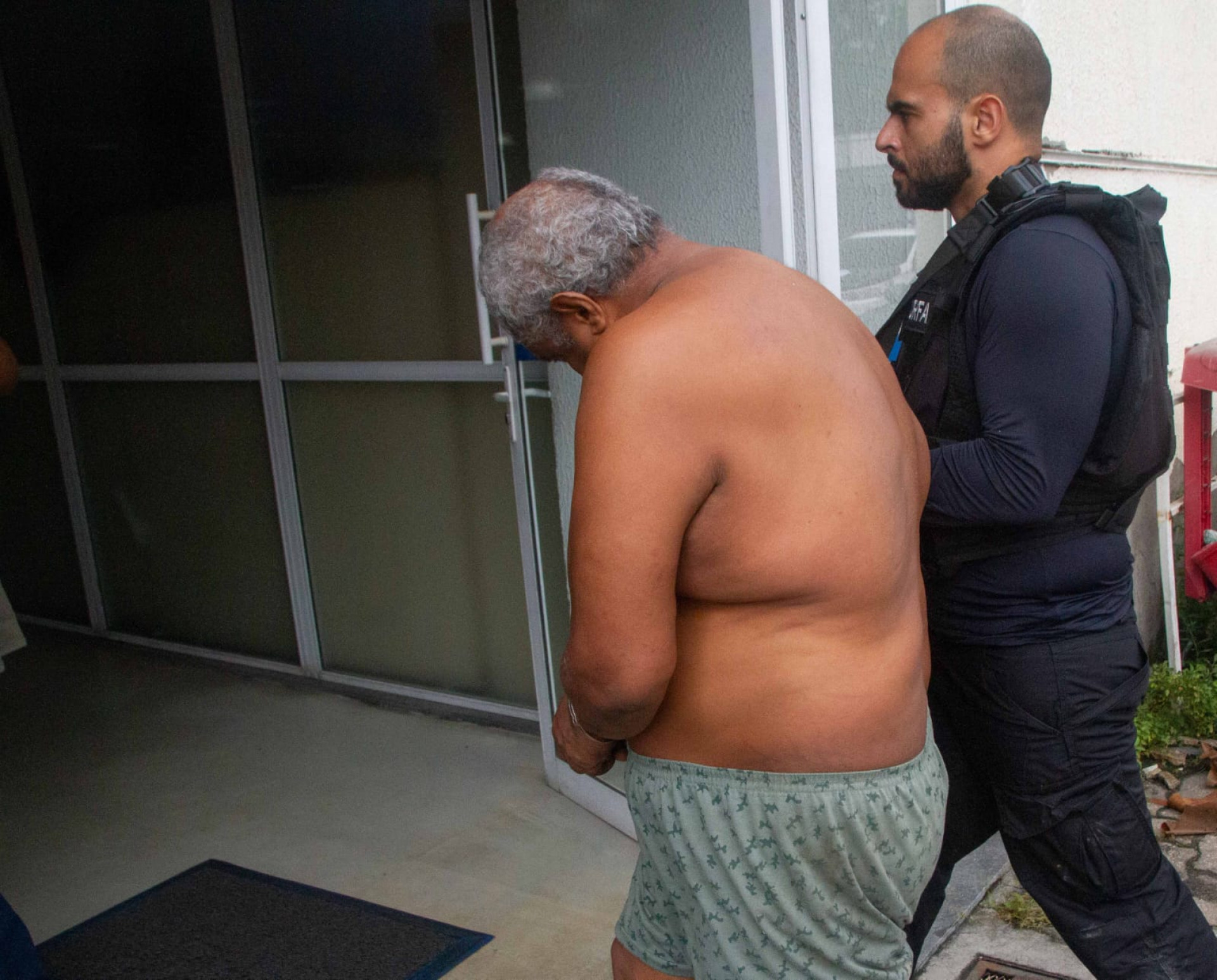 Foram identificados diversos criminosos que estavam foragidos da Justiça - Érica Martin / Agência O Dia