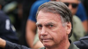 Bolsonaro segue na UTI após diagnóstico de infecção pulmonar