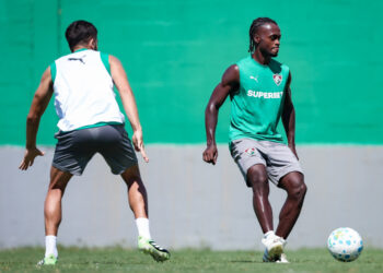 Fluminense recebe proposta da MLS por Santi Moreno e avalia saída