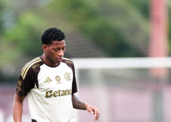 Flamengo pode negociar Plata após Mundial diante de queda de espaço no elenco