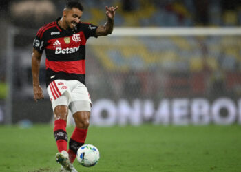 Mesmo reserva no Flamengo, Danilo é confirmado por Ancelotti na lista para a Copa do Mundo