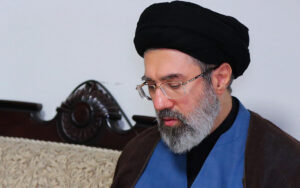Novo líder supremo do Irã teria sido ferido em ataque que matou Ali Khamenei, diz jornal