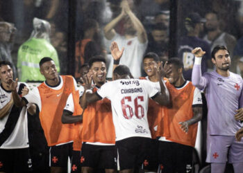 Cuiabano comemora primeiro gol pelo Vasco e destaca vitória sobre o Palmeiras