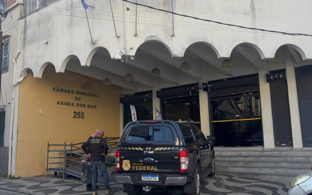 Polícia Federal apura esquema de assessores fantasmas na Câmara de Angra dos Reis