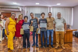 Alunos de Nilópolis conquistam prata na Olimpíada Brasileira de Linguística