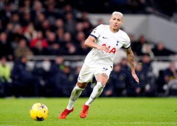 Flamengo monitora situação de Richarlison enquanto Tottenham vive risco de rebaixamento