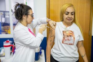 Mesquita inicia campanha de vacinação em escolas públicas