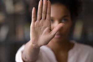 Senado aprova projeto que criminaliza misoginia; proposta segue para a Câmara