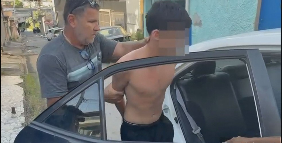 Polícia apreende 2º adolescente por assalto a taxista no Rio — Foto: Reprodução/TV Globo