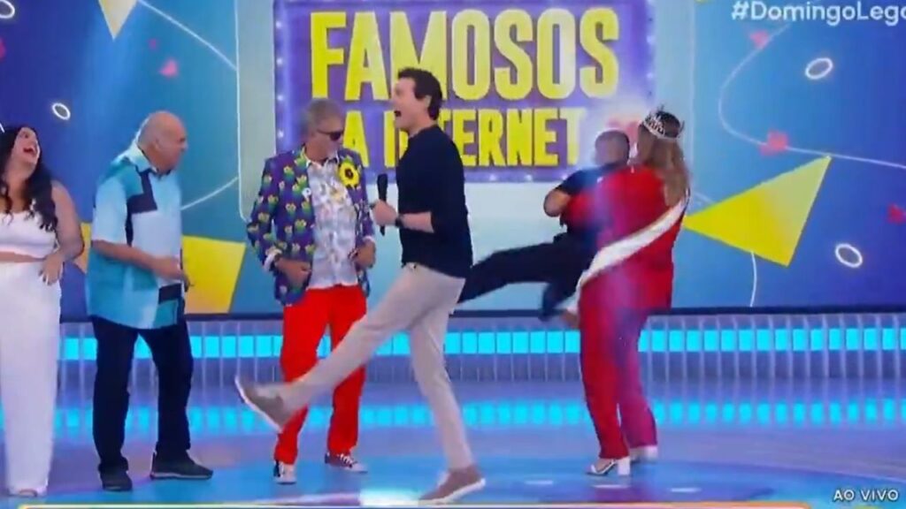 Celso Portiolli alfineta Globo, Eliana e BBB ao vivo no Domingo Legal