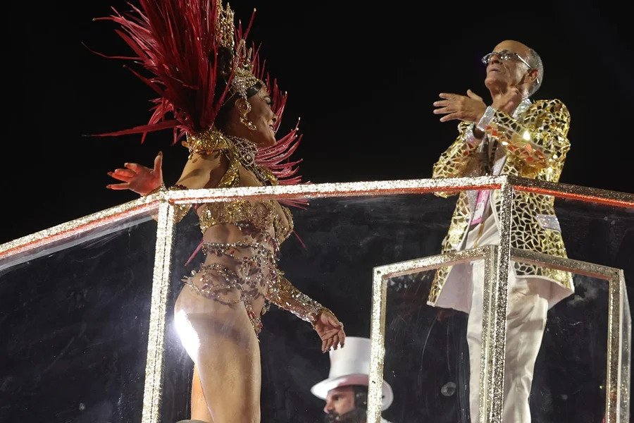 Desfile da Viradouro provoca mudanças no trânsito no Centro de Niterói