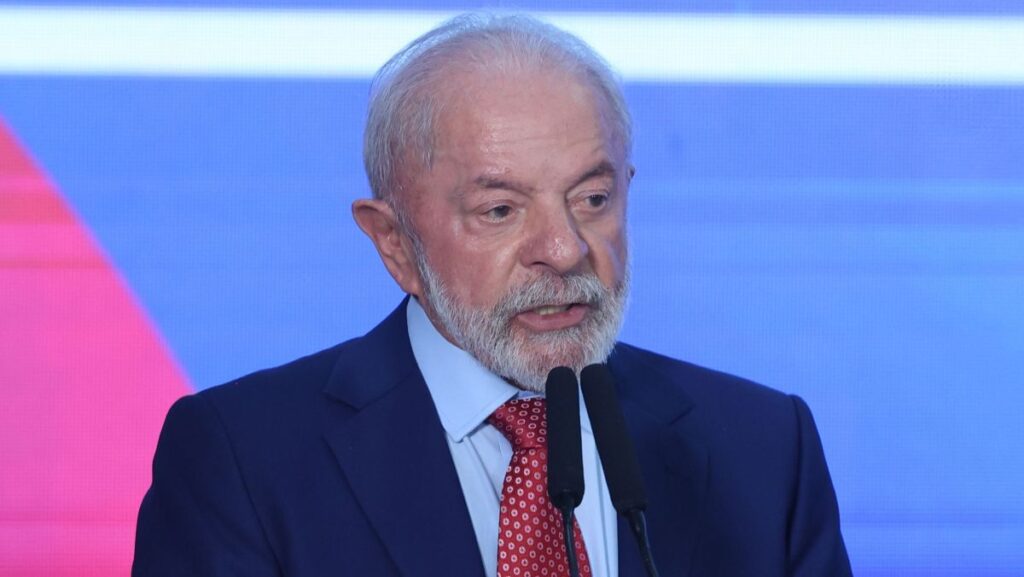 Lula convoca reunião com ministros para transição em meio a mudanças no governo