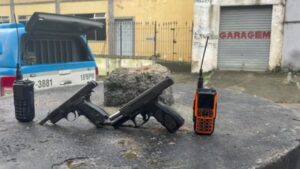 Operação policial prende cinco suspeitos e apreende armas no Morro do Jordão, em Jacarepaguá