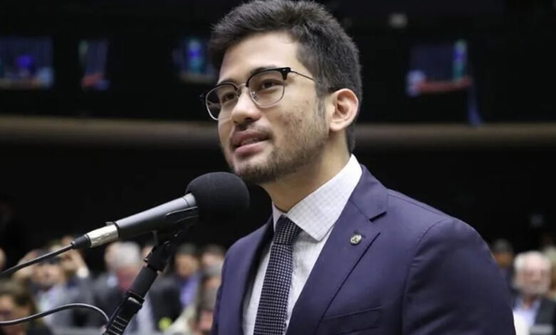 Deputado Kim Kataguiri discursa na Câmara sobre a PEC que propõe a redução do IPVA para teto de 1% em todo o país.