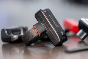 Câmara aprova uso obrigatório de tornozeleira eletrônica para agressores de mulheres