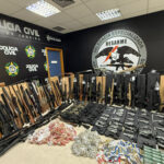 Polícia apreende arsenal com 160 armas e 7,8 mil munições em São Gonçalo