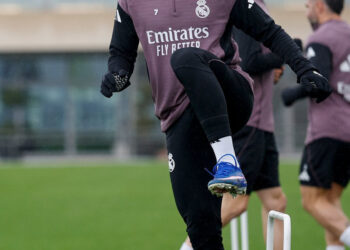 Vini Jr cita racismo na Espanha, apoia Yamal e reforça importância de posicionamento