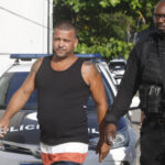 Três são presos em flagrante em operação contra ferro-velho clandestino na Baixada Fluminense