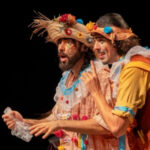 Duque de Caxias recebe encenação de “O Auto da Compadecida” em praça pública