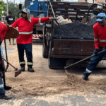 Operação tapa-buracos avança em vias de bairros de Caxias e melhora condições de tráfego