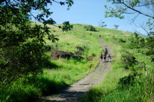Japeri promove trilha ao Pico da Coragem com aulão de zumba e sorteio de voo livre neste sábado (18)