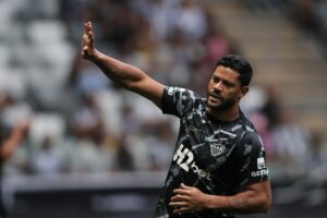 Clima desgastado e decisões internas aproximam Hulk de saída do Atlético-MG