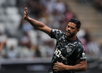 Clima desgastado e decisões internas aproximam Hulk de saída do Atlético-MG