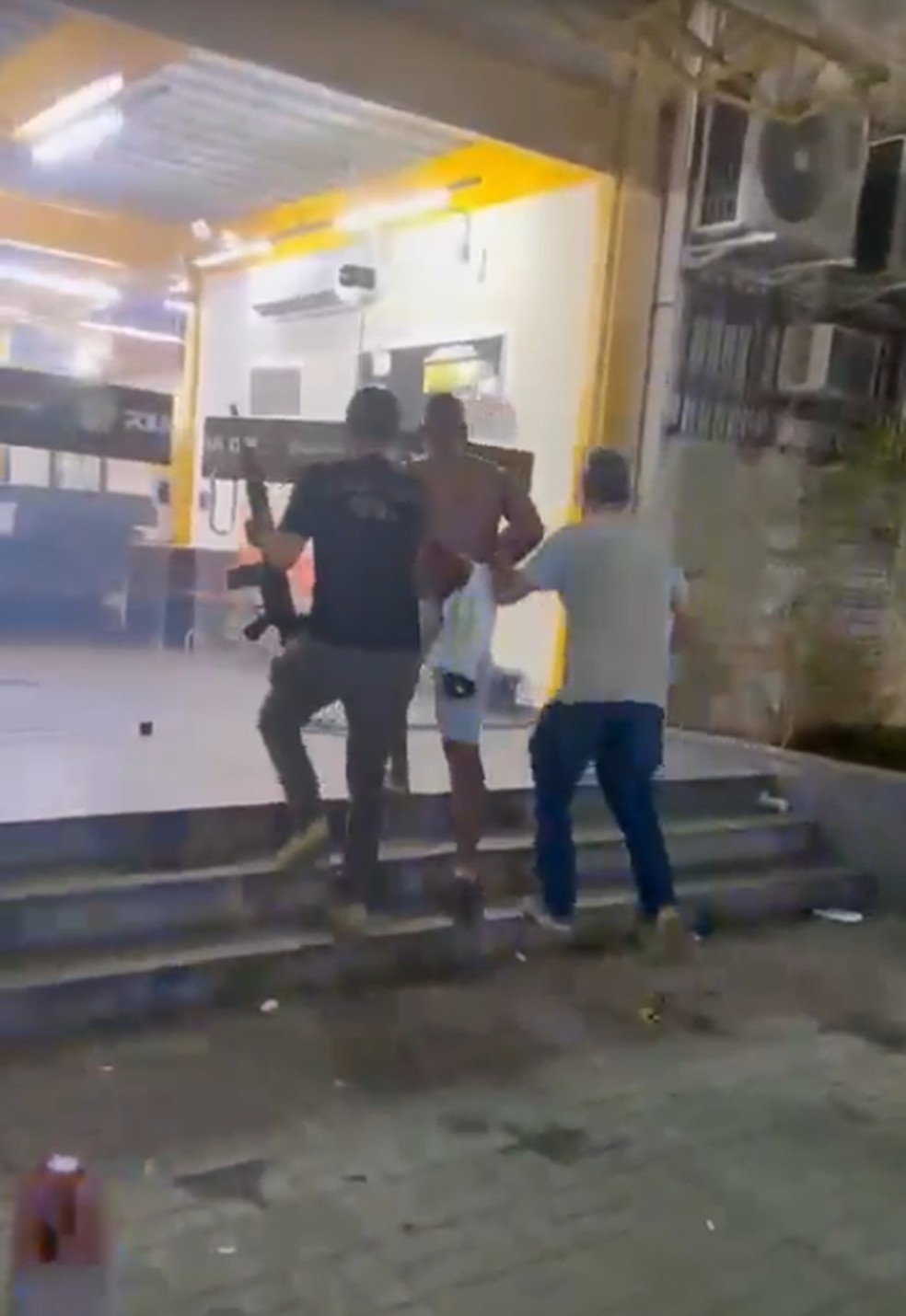 Homem foi preso em flagrante por estupro após encontro marcado por aplicativo, em Duque de Caxias — Foto: Reprodução