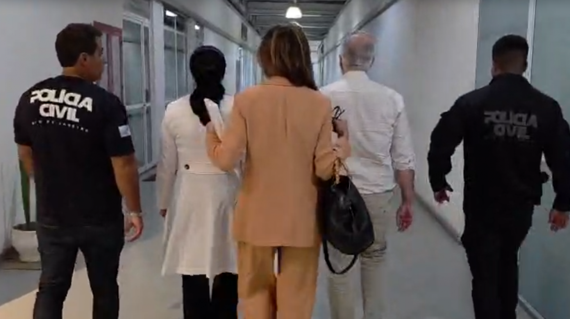 Médico e farmacêutica foram presos por agentes da Decon - Reprodução