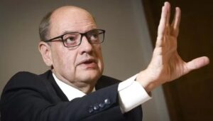 Em menos de 40 dias, governo interino exonera quase 1,5 mil cargos e amplia corte na máquina estadual