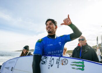 Gabriel Medina comemora retorno ao topo do ranking mundial após quatro anos