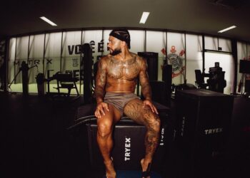 Corinthians corre contra o tempo para resolver dívida e definir futuro de Memphis Depay