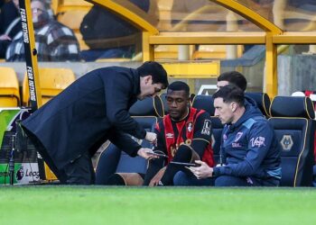Bournemouth anuncia saída de Andoni Iraola após vitória sobre o Arsenal