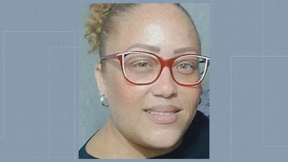 Guarda municipal Kelly Cristina Duffles Ribeiro, de 44 anos, morreu após ser atropelada em Senador Camará — Foto: Reprodução: Redes sociais