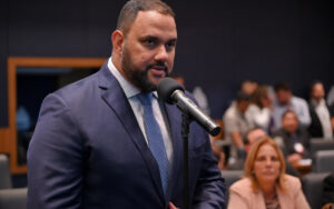 Deputado Thiago Rangel é preso em operação da PF que investiga fraudes na Educação do RJ