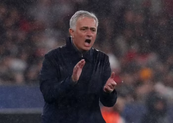 Mourinho deve chegar a Madri na próxima semana para acertar retorno ao Real até 2029