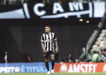 Dudu descarta saída e reforça desejo de permanecer no Atlético-MG