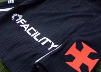 Vasco anuncia novo patrocinador para o uniforme em meio à busca por máster