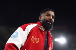 Athletico apresenta proposta por Rodinei e aguarda resposta do Olympiacos