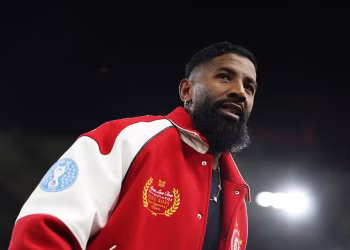 Athletico apresenta proposta por Rodinei e aguarda resposta do Olympiacos