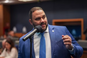 Alerj exonera 40 assessores e chefe de gabinete de Thiago Rangel após decisão do STF