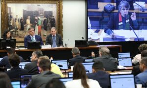 CCJ da Câmara aprova PEC que reduz maioridade penal para 16 anos