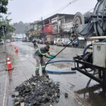Prefeitura retira copos plásticos, sacolas e garrafas pet de ralos em Engenheiro Pedreira