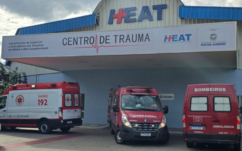 Delegado é baleado após troca de tiros com policiais civis em Niterói