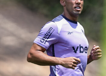Marçal revela briga com companheiro de equipe durante preparação do Botafogo: “Foi para valer”